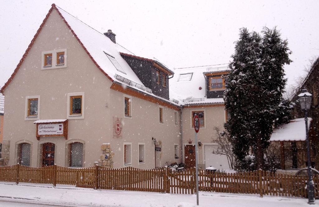 Gaestezimmer Am Maerchenbrunnen เดรสเดน ภายนอก รูปภาพ